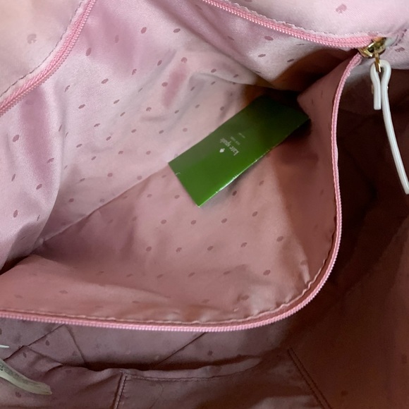 Medium size, Quilted, Kate Spade purse. - Picture 8 of 9